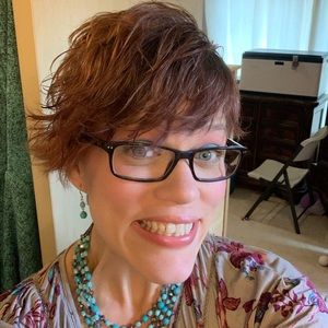 Meet your Posher, Lisa